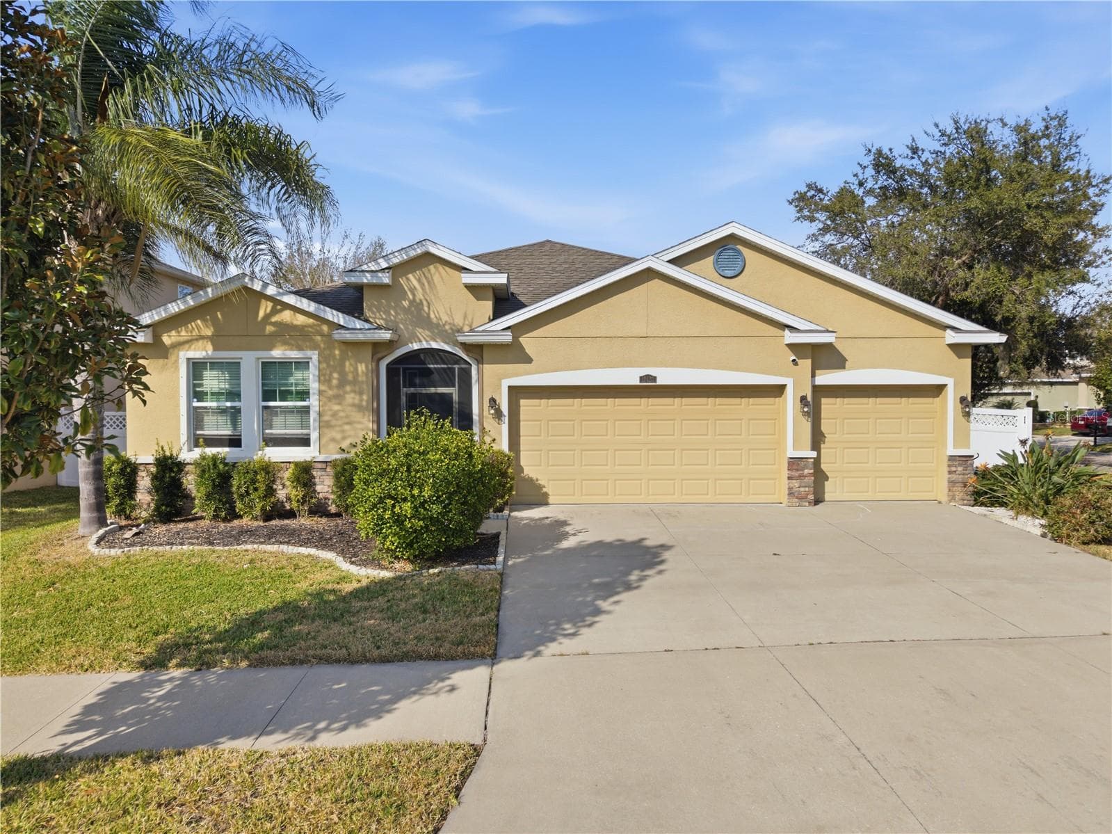 Single Family Residence at 10420 PLEASANT SPRING WAY, RIVERVIEW, photo 2 of 32