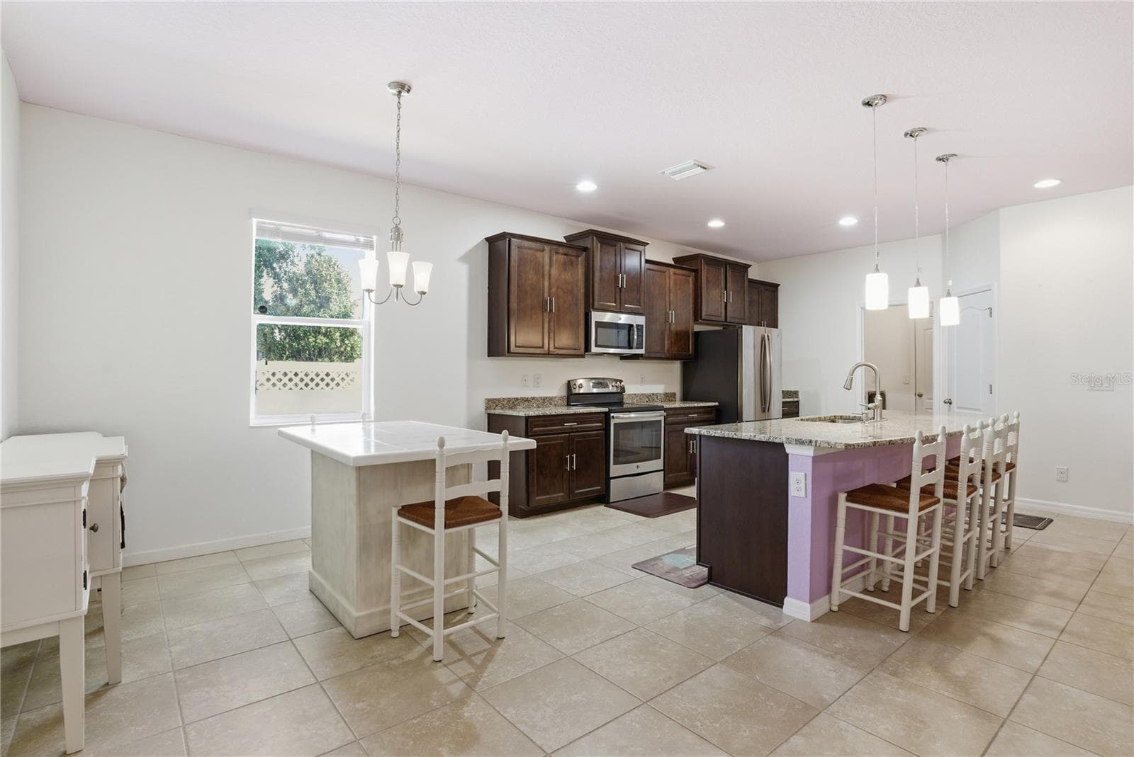 Single Family Residence at 10420 PLEASANT SPRING WAY, RIVERVIEW, photo 9 of 32
