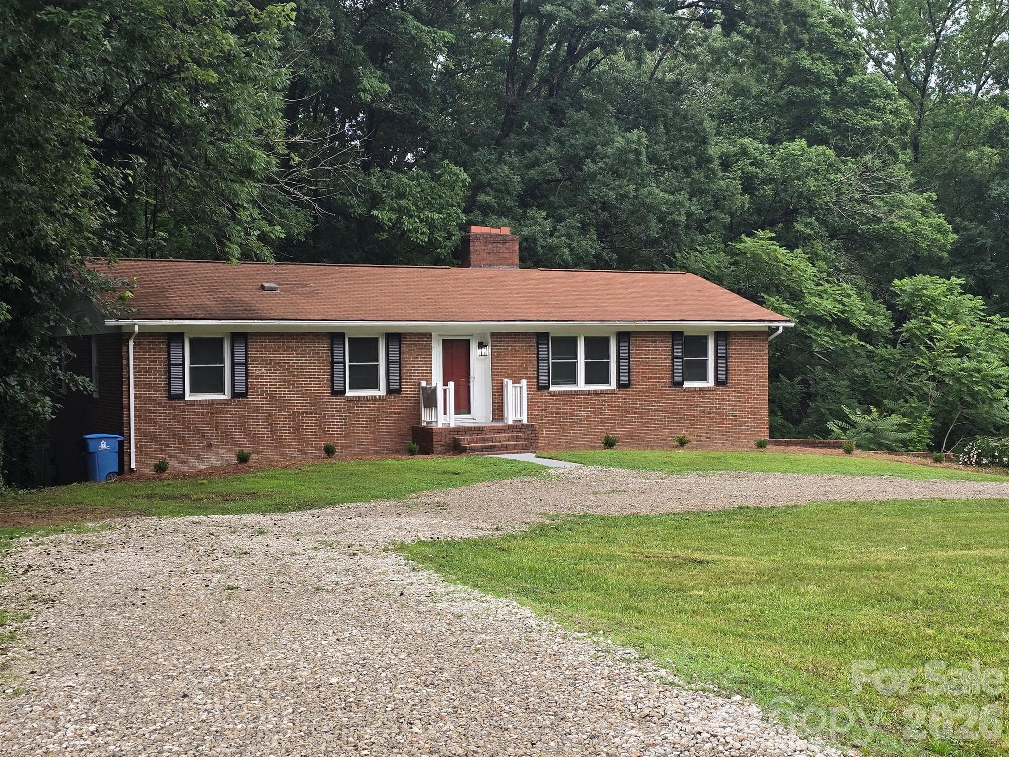 Front circle driveway - 1660 Songwood Road, Concord