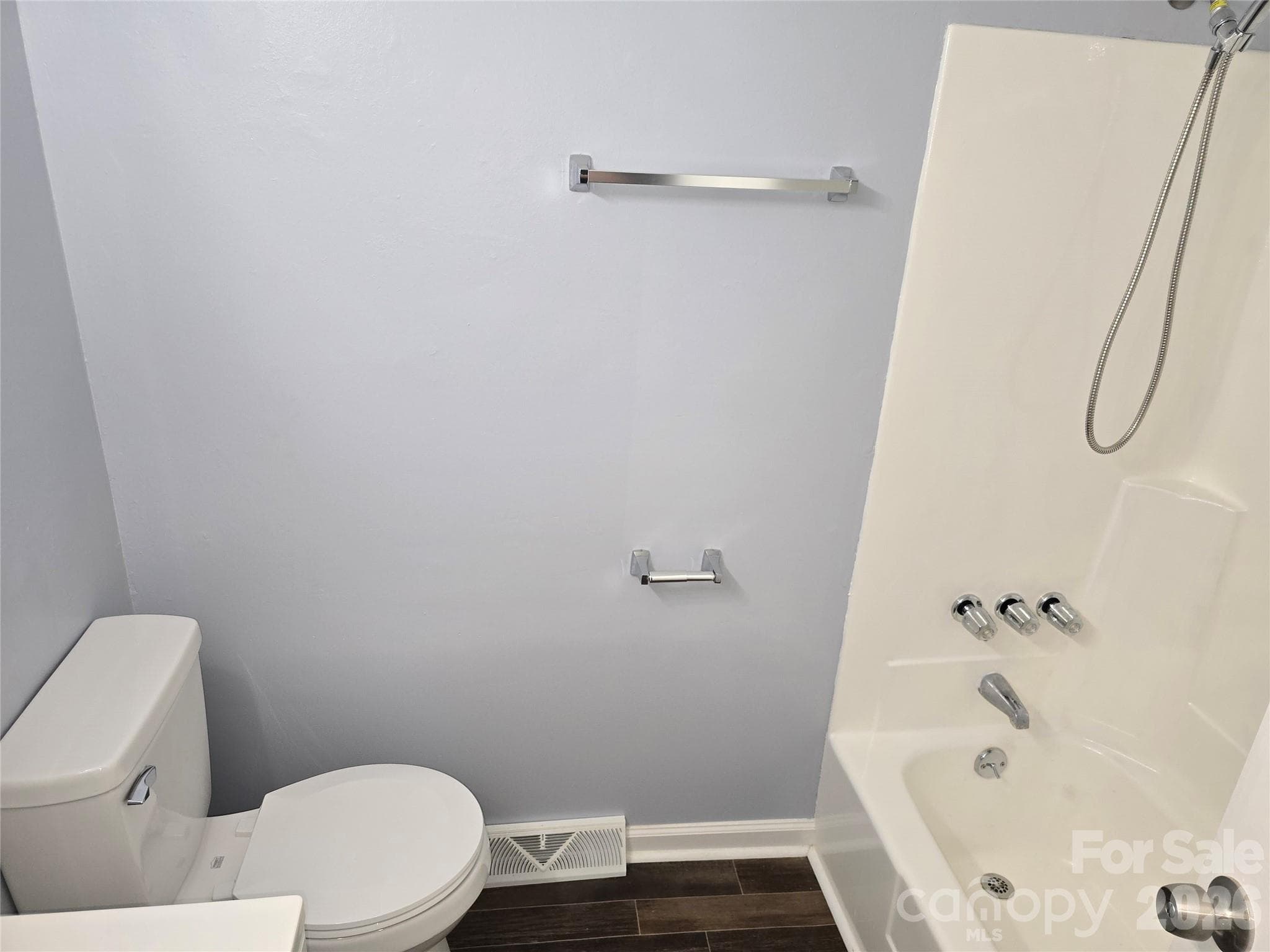 Main level hallway bathroom - 1660 Songwood Road, Concord