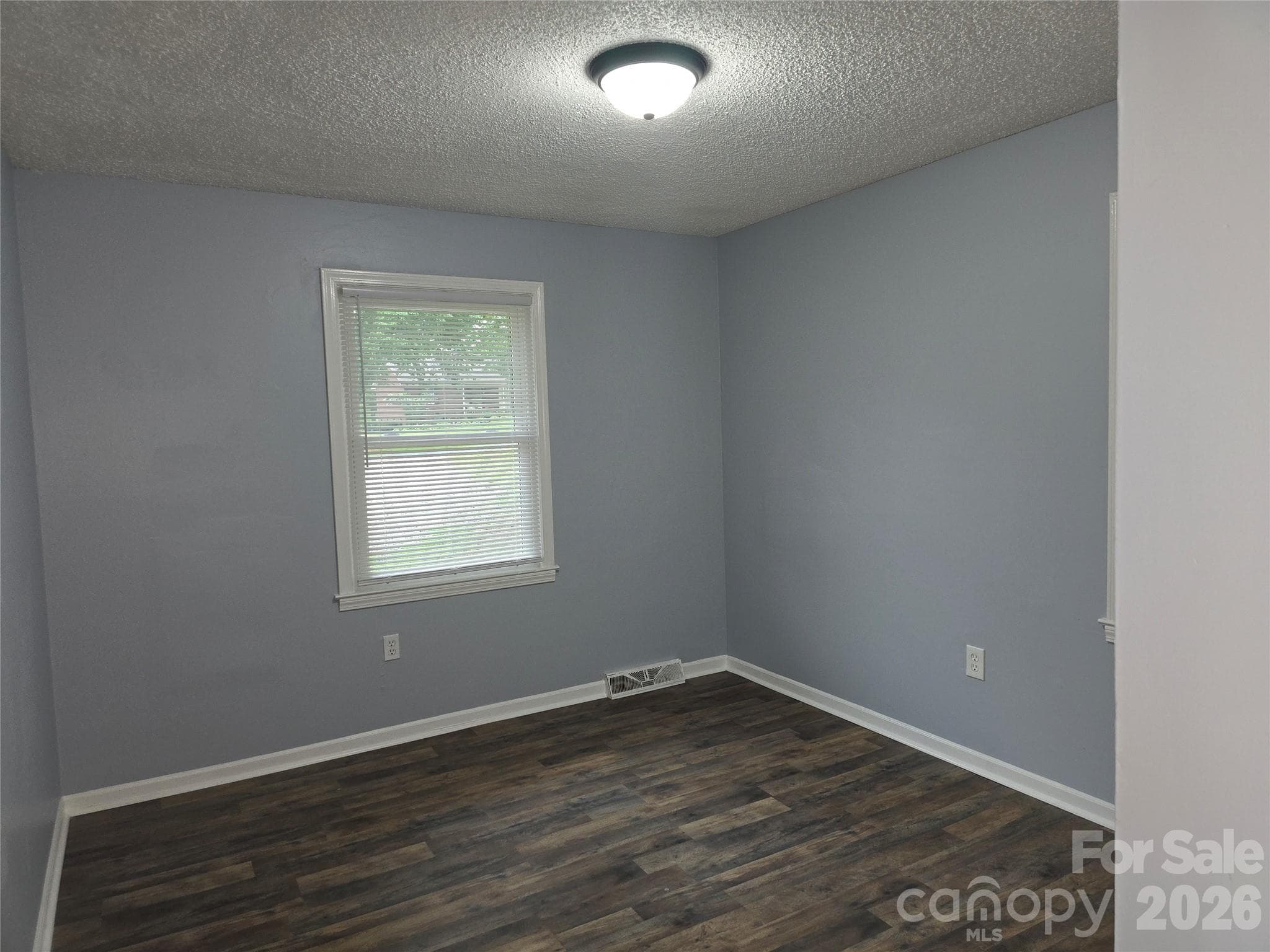 Main level bedroom - 1660 Songwood Road, Concord