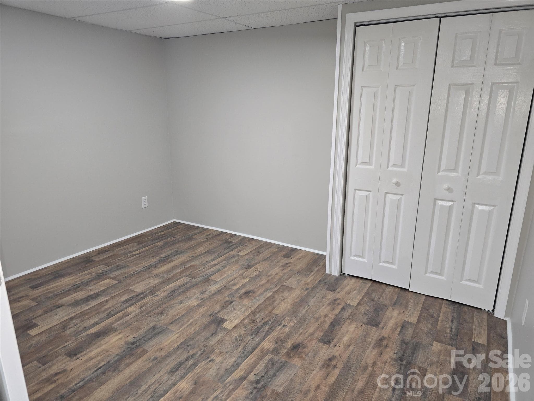 Lower level bedroom - 1660 Songwood Road, Concord