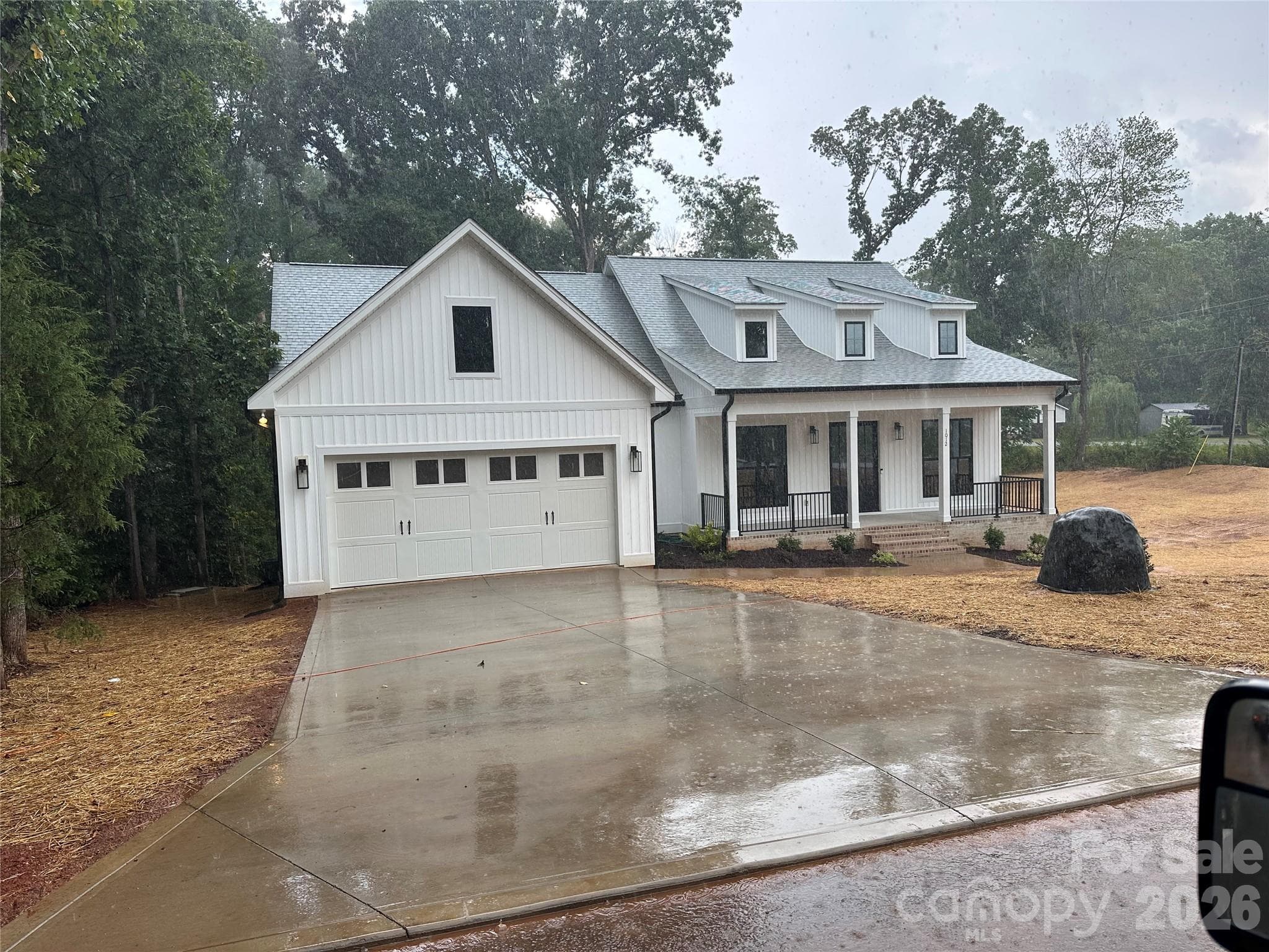 Single Family Residence at Mooresville, photo 2 of 29