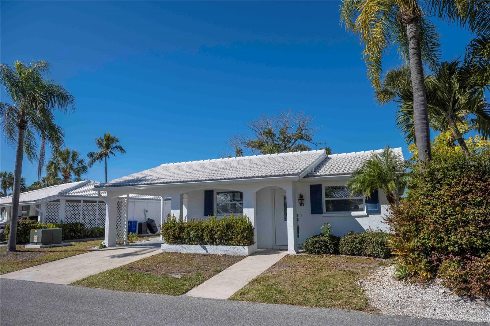Villa at 563 SPANISH DR S, LONGBOAT KEY, photo 3 of 44