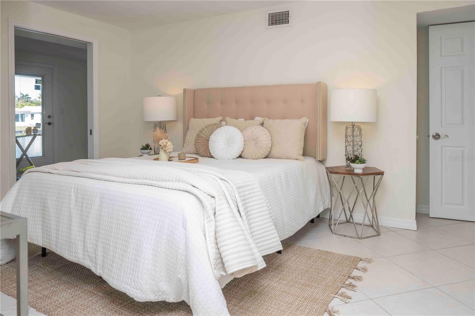 Villa at 563 SPANISH DR S, LONGBOAT KEY, photo 14 of 44