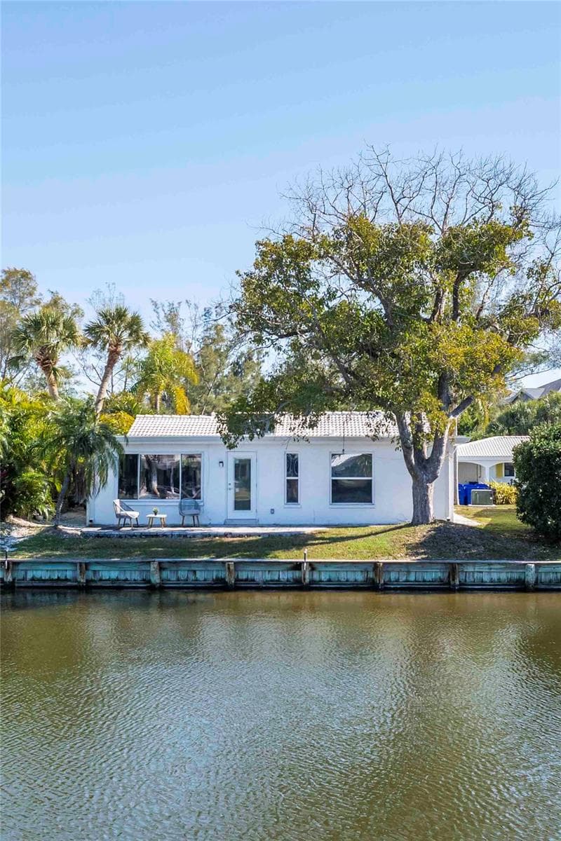 Villa at 563 SPANISH DR S, LONGBOAT KEY, photo 29 of 44