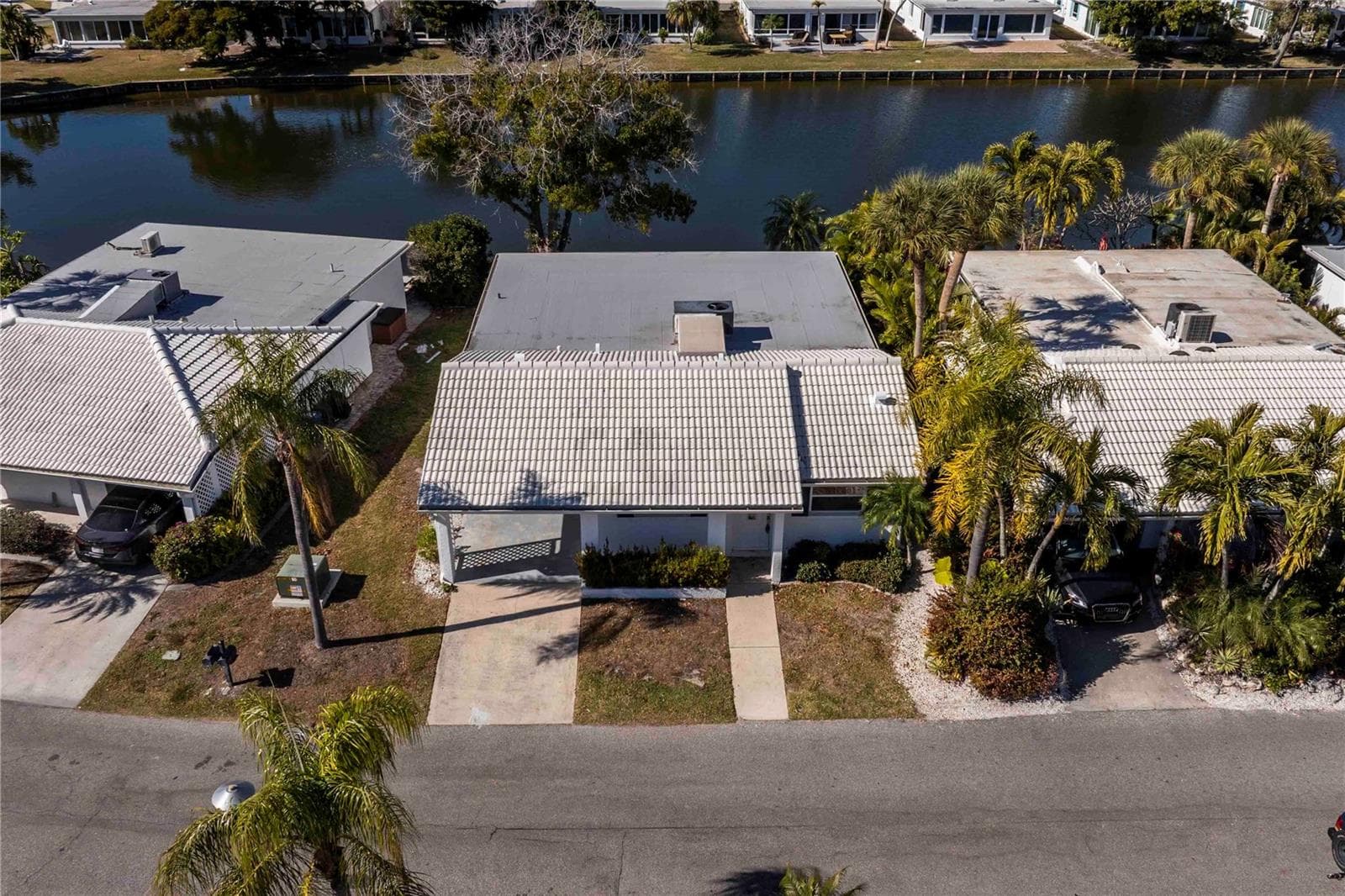 Villa at 563 SPANISH DR S, LONGBOAT KEY, photo 35 of 44
