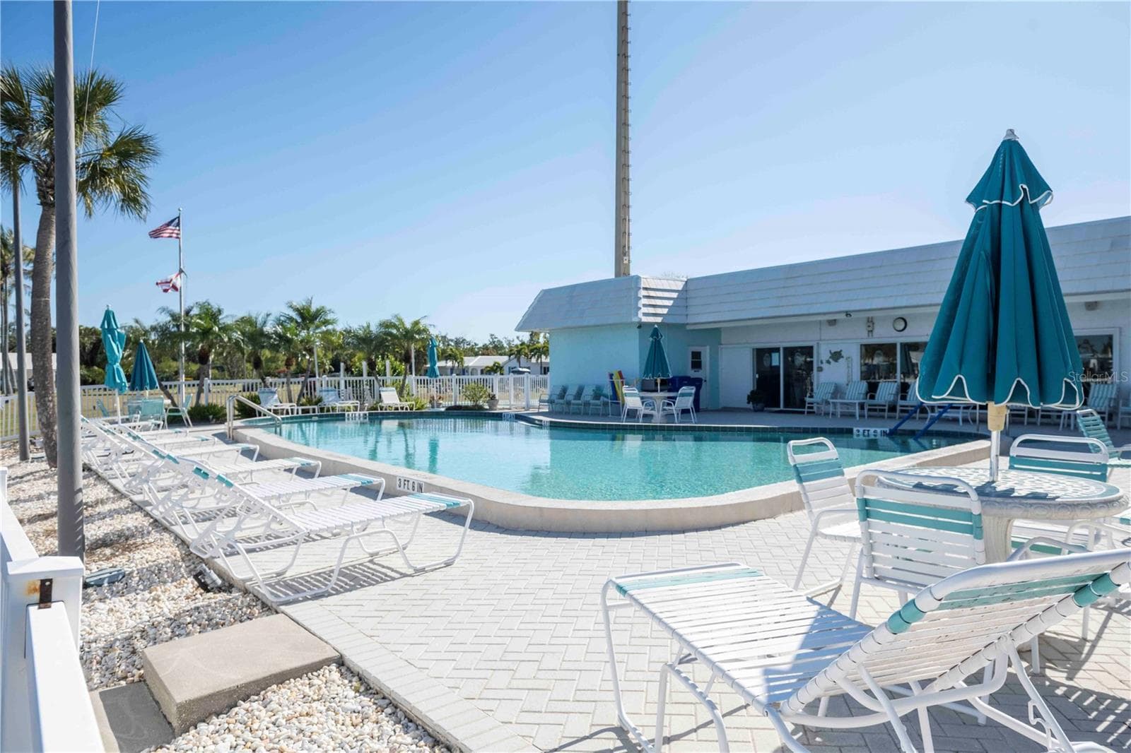 Villa at 563 SPANISH DR S, LONGBOAT KEY, photo 38 of 44