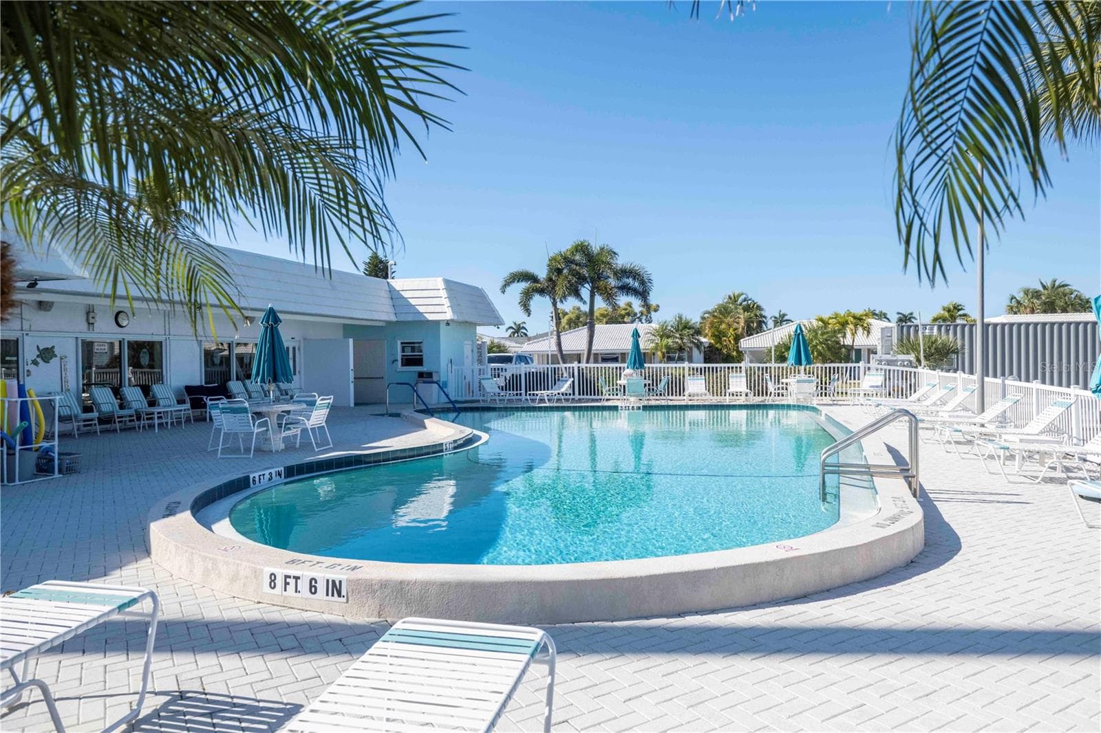 Villa at 563 SPANISH DR S, LONGBOAT KEY, photo 40 of 44