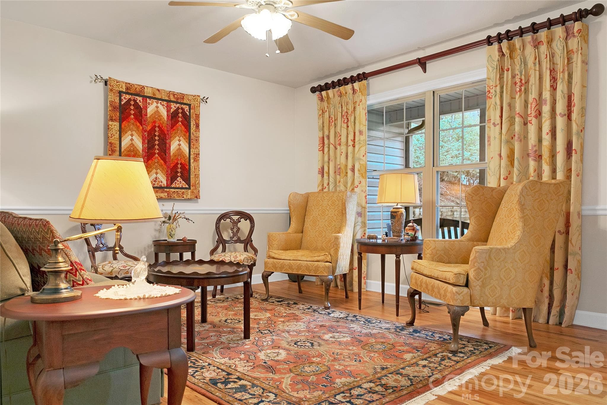 Welcoming living room - 126 Gasga Court, Brevard