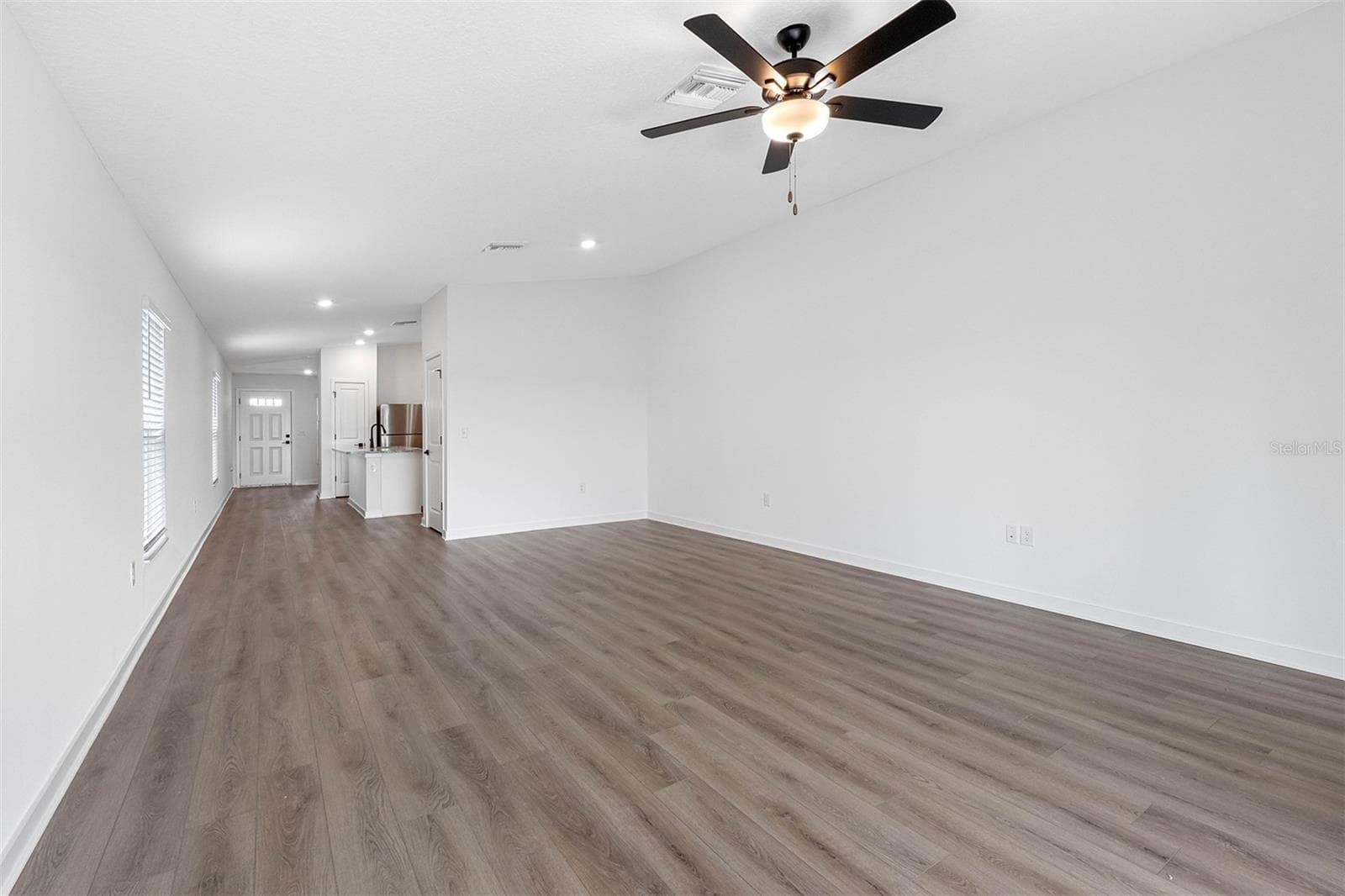 Single Family Residence at 15197 DUCK HAWK RD, BROOKSVILLE, photo 5 of 14
