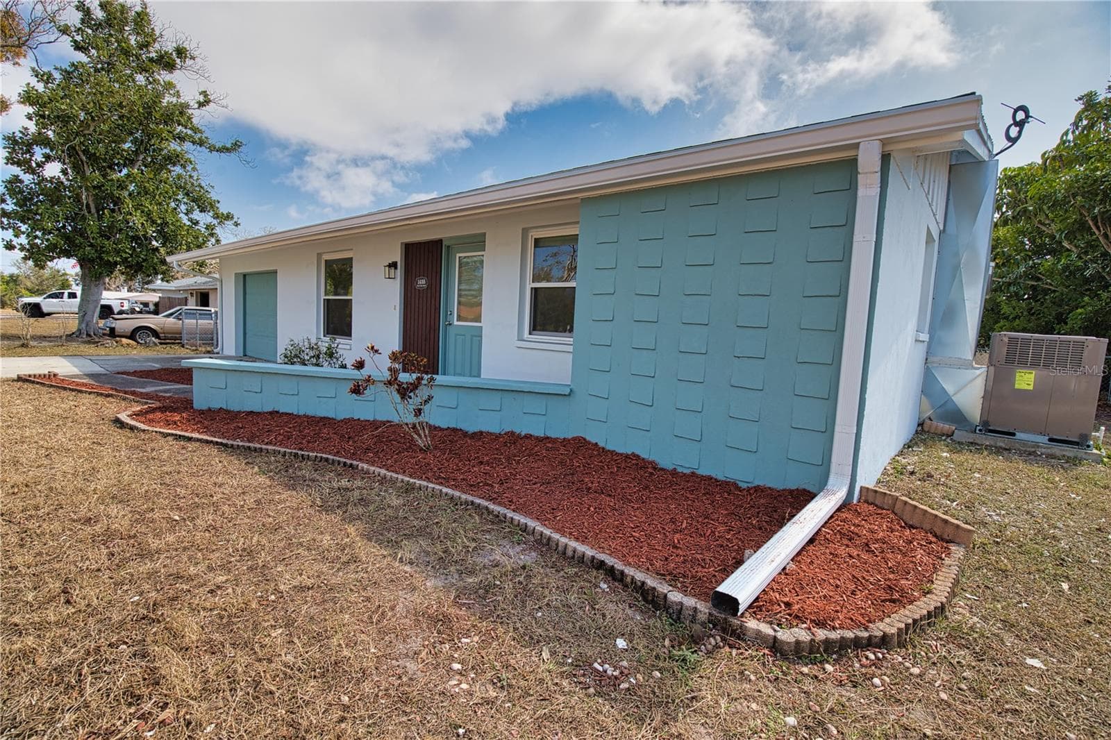 1435 SAINT CLAIR RD