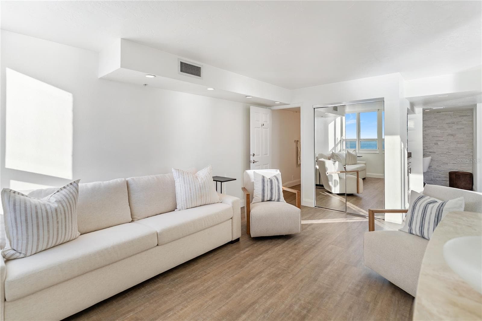Condominium at 101 SUNSET DR #402, SARASOTA, photo 21 of 61