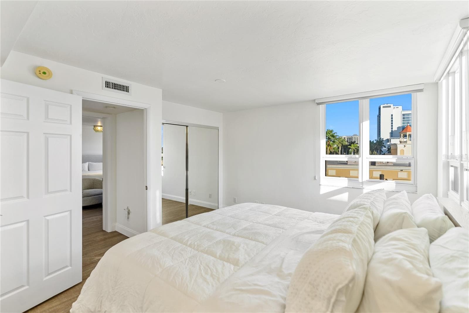 Condominium at 101 SUNSET DR #402, SARASOTA, photo 25 of 61