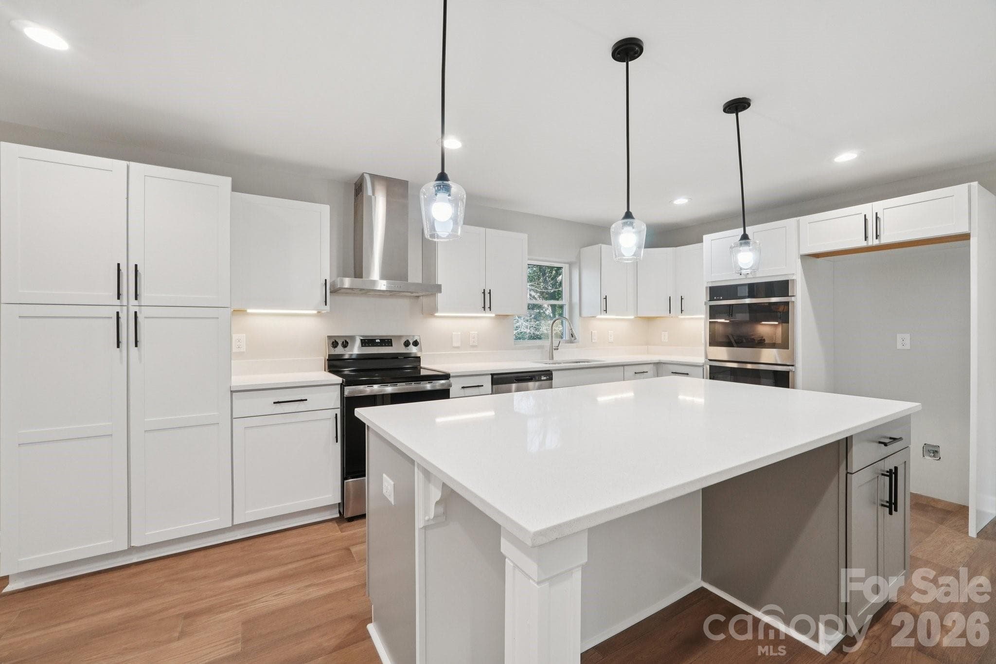 Single Family Residence at Charlotte, photo 8 of 37