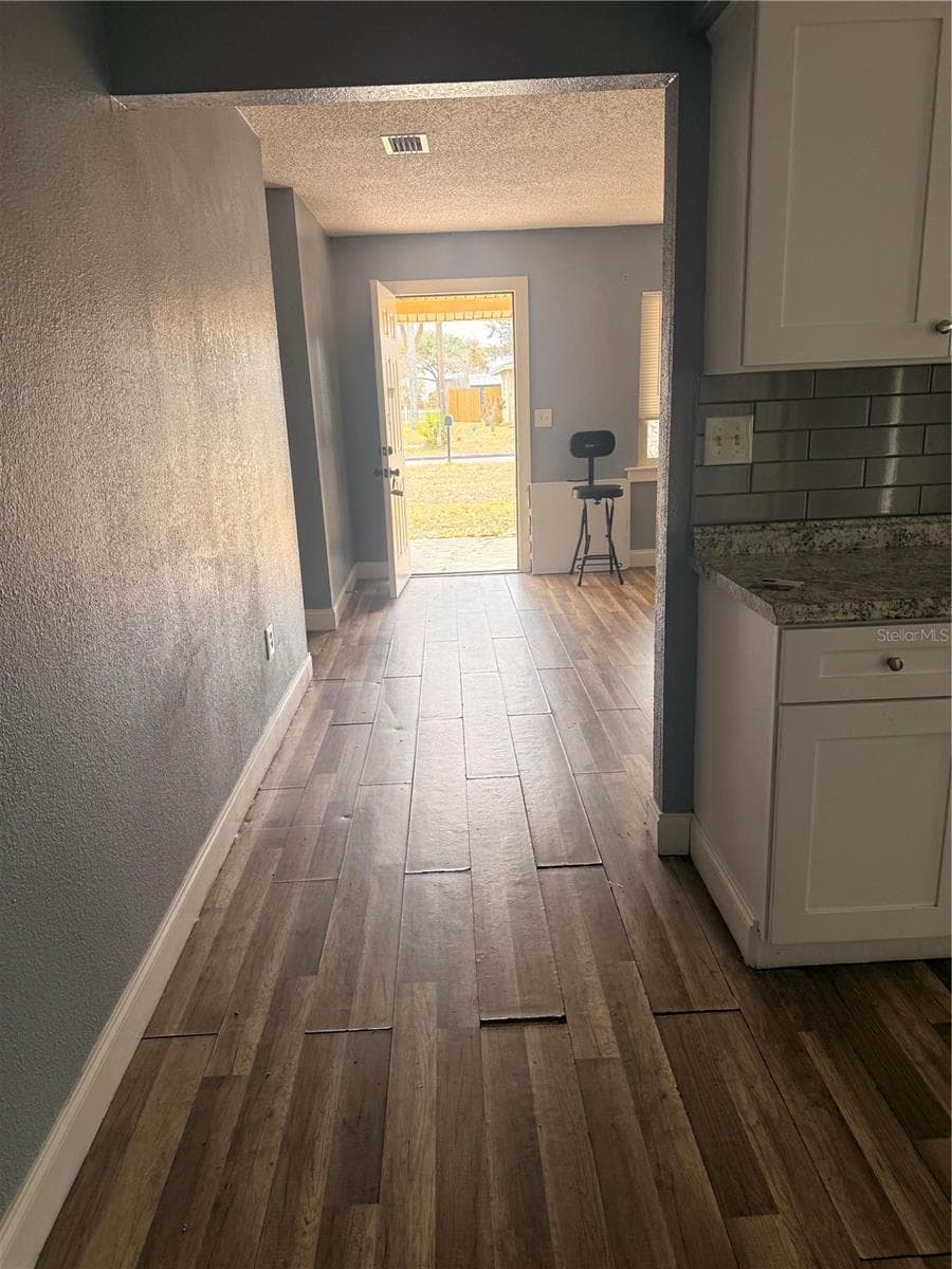 Single Family Residence at 402 TUSCARORA ST, LAKELAND, photo 14 of 27