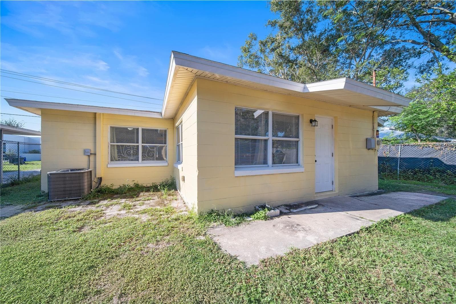 Single Family Residence at 402 TUSCARORA ST, LAKELAND, photo 20 of 27