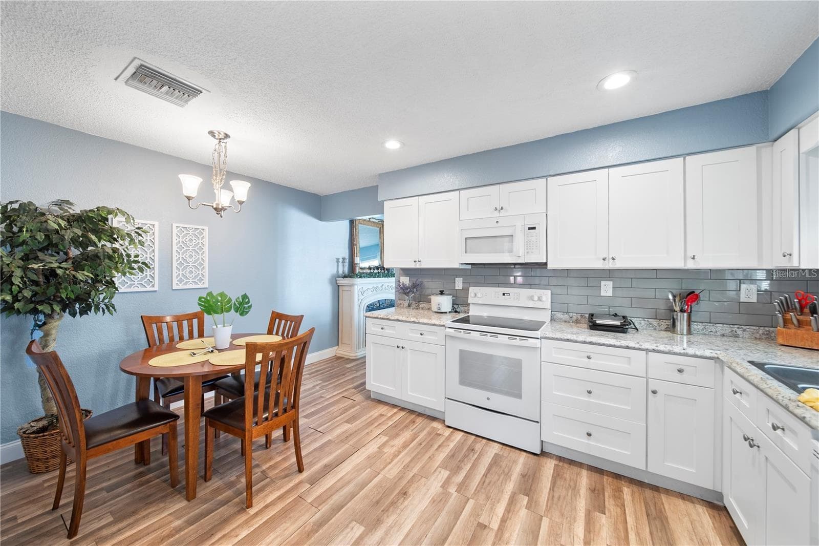 Single Family Residence at 402 TUSCARORA ST, LAKELAND, photo 21 of 27