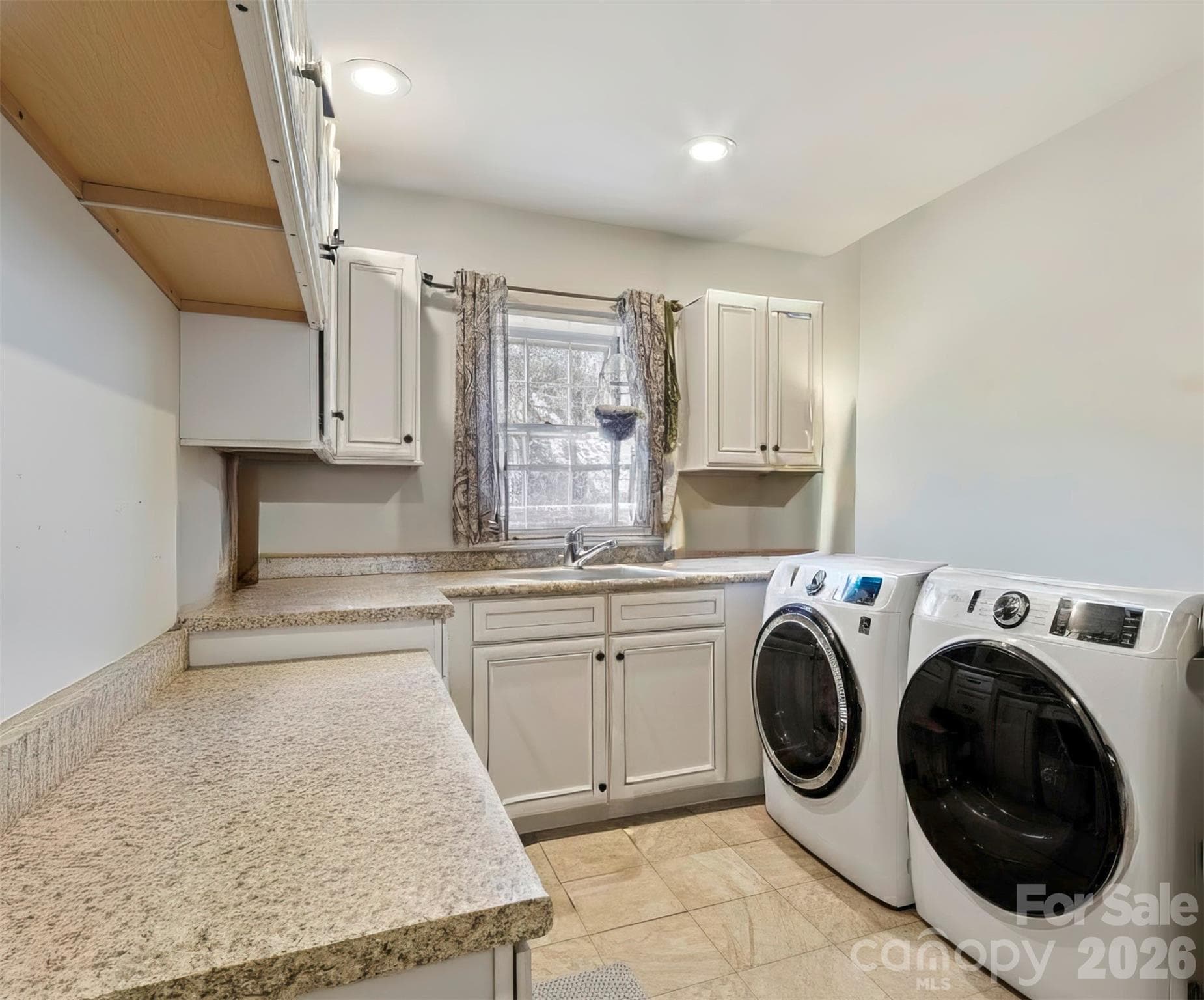Virtually Enhanced- Removed Personal Property - Burnsville