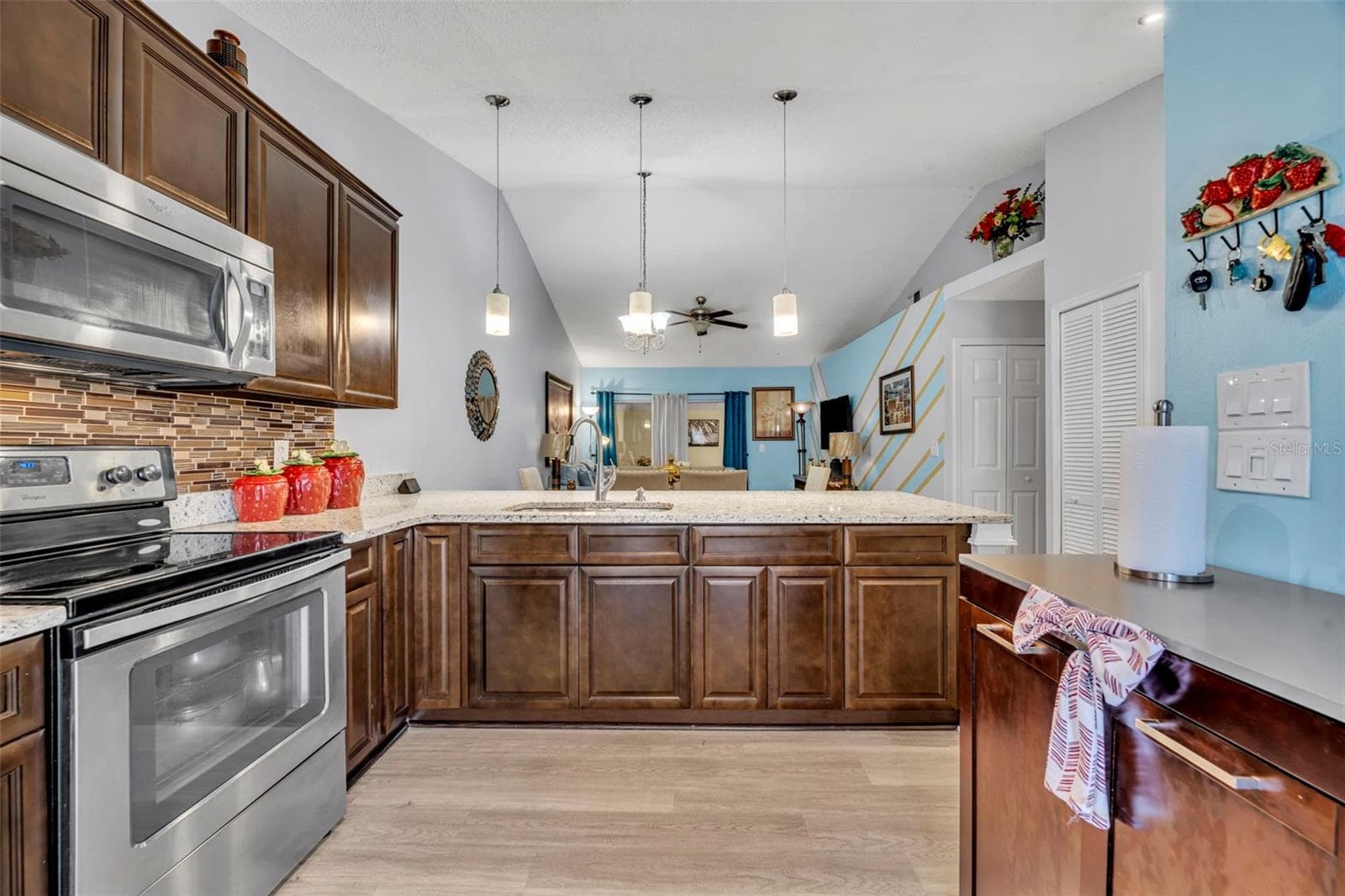 Townhouse at 3204 TIDEWATER DR, KISSIMMEE, photo 6 of 42