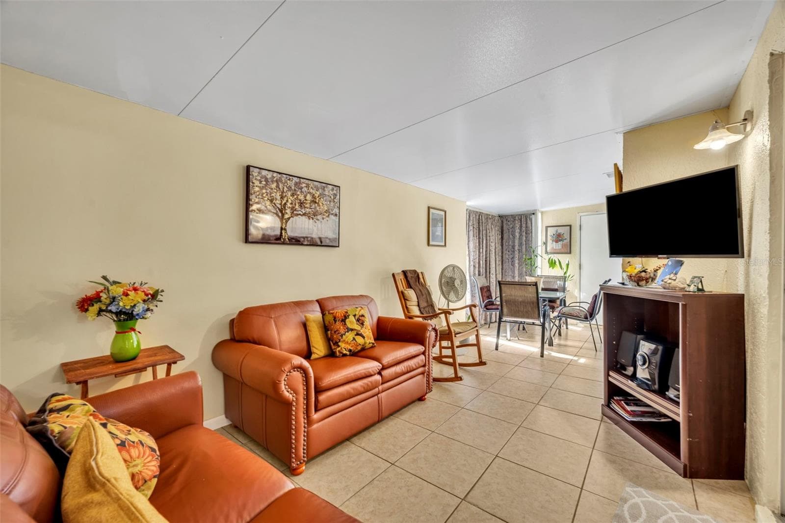 Enclosed Porch/can be converted back to a sun room - 3204 TIDEWATER DR, KISSIMMEE