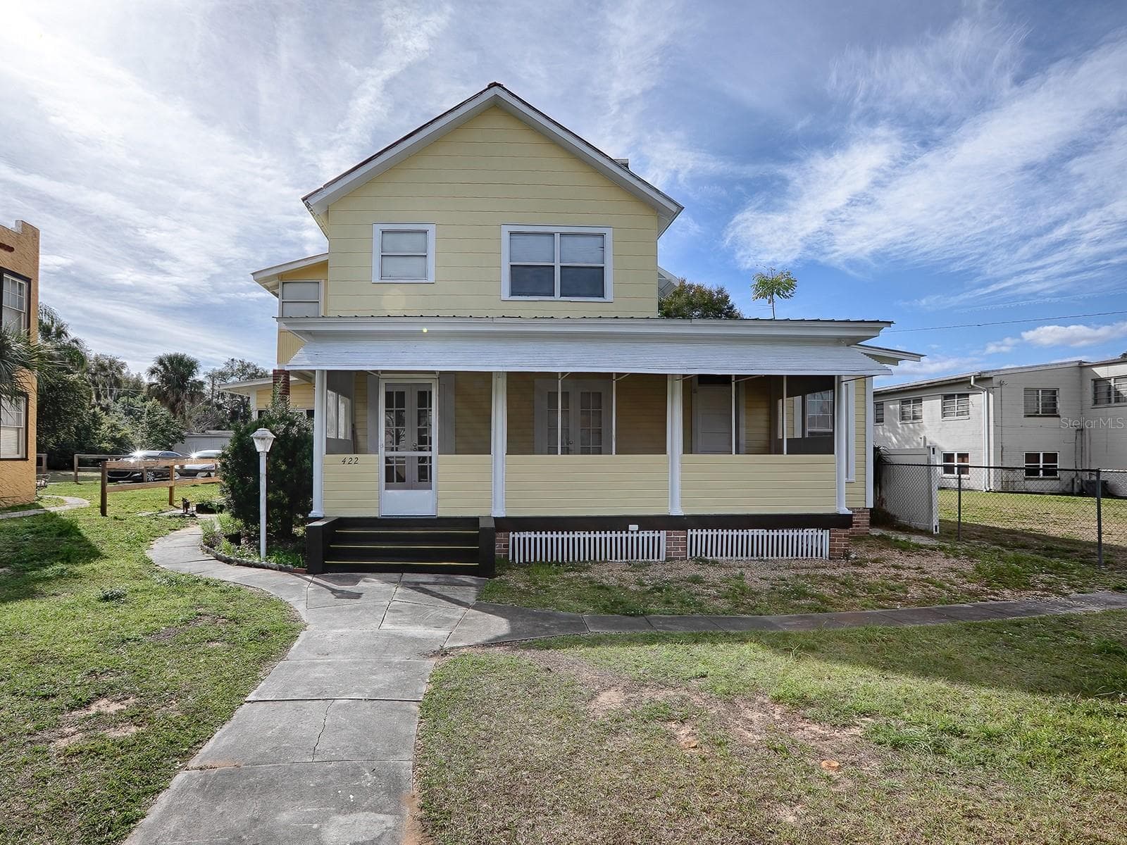 422 E CITRUS AVE