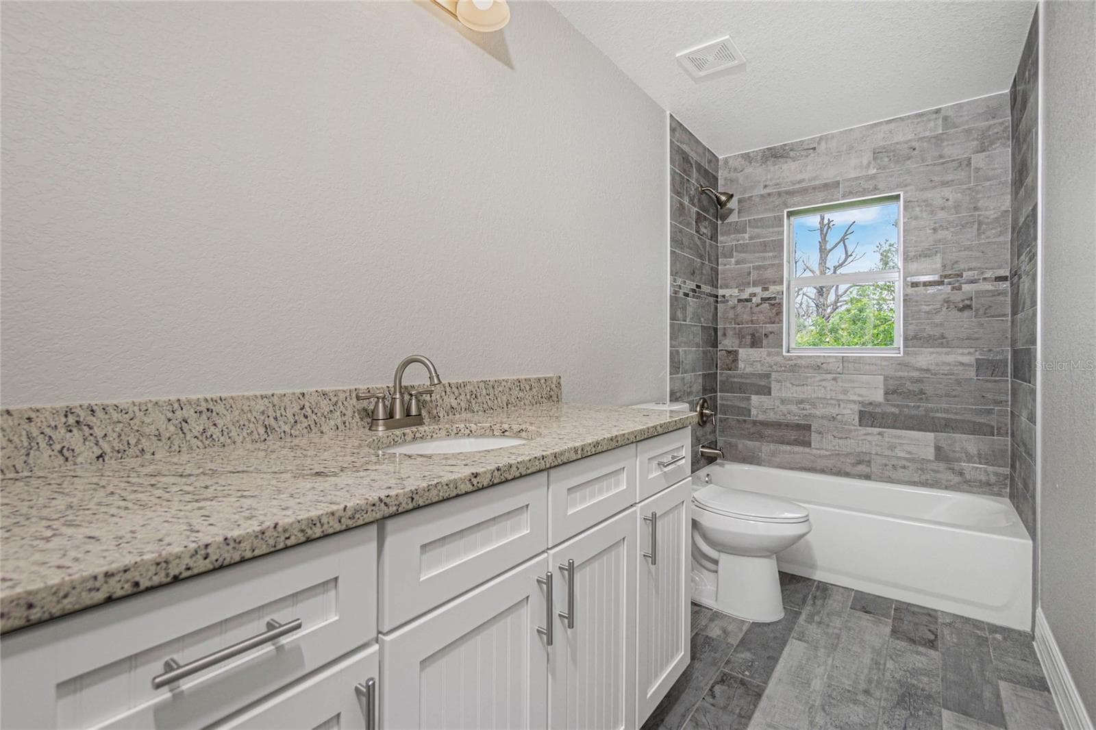 Single Family Residence at 6 BULK CT, PLACIDA, photo 4 of 15