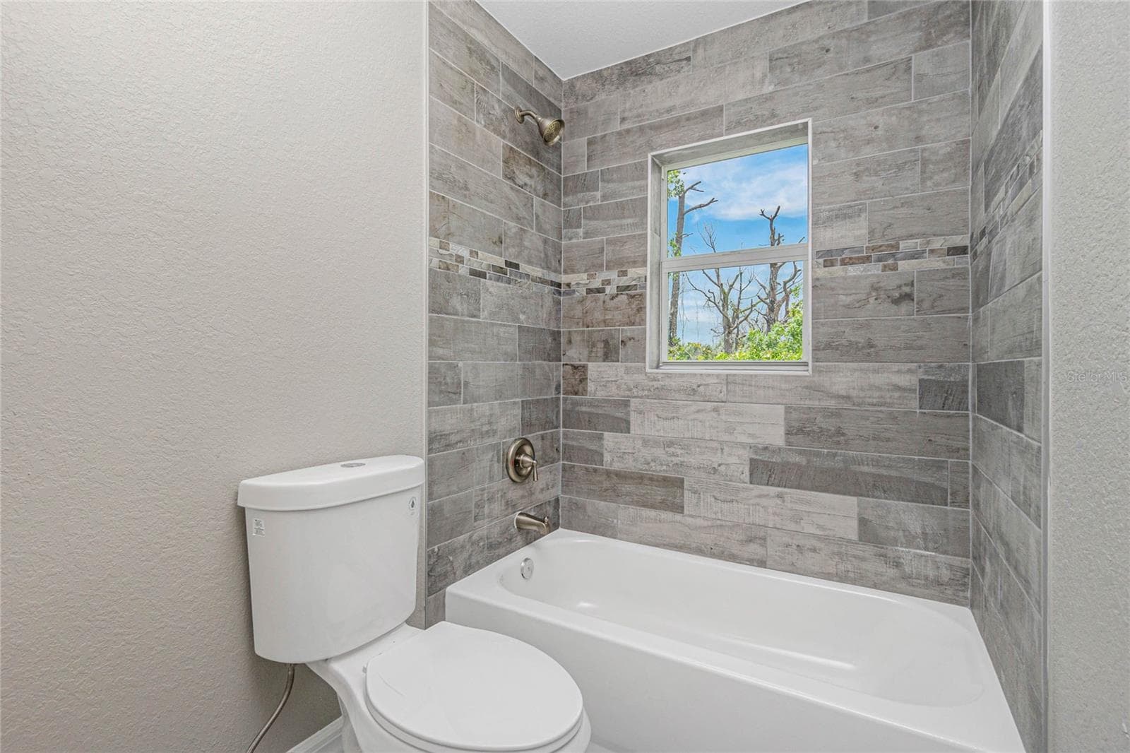 Single Family Residence at 6 BULK CT, PLACIDA, photo 5 of 15