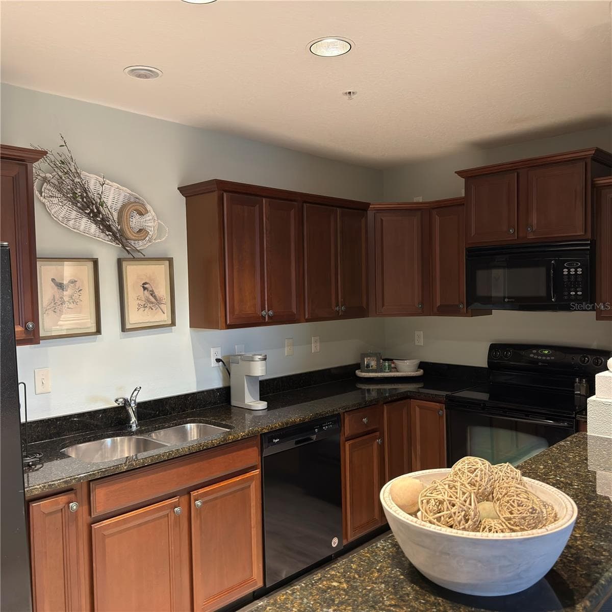 Kitchen - 13941 CLUBHOUSE DR #208, TAMPA
