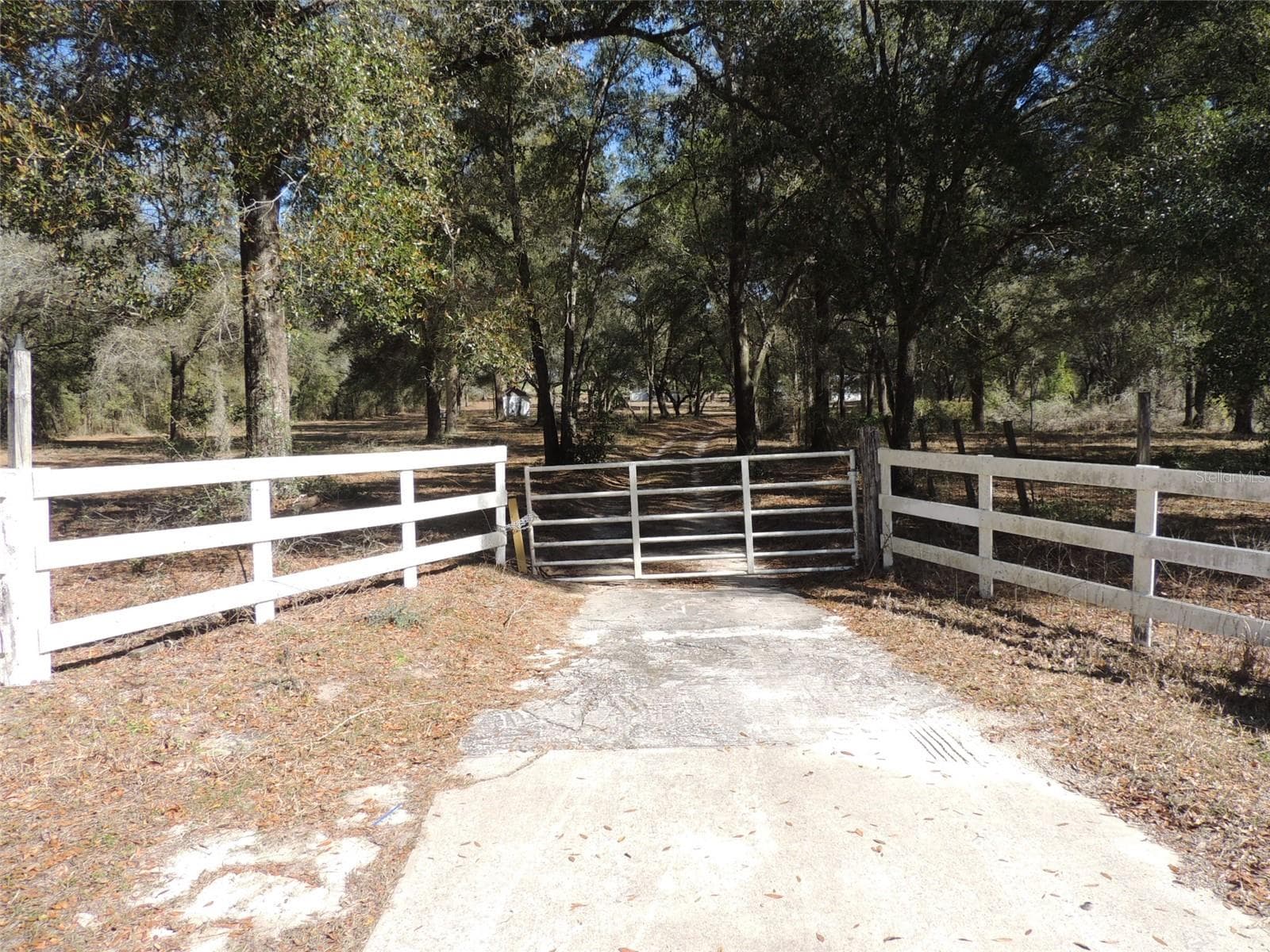 Gated Entrance - 4551 SE 138TH TER, MORRISTON