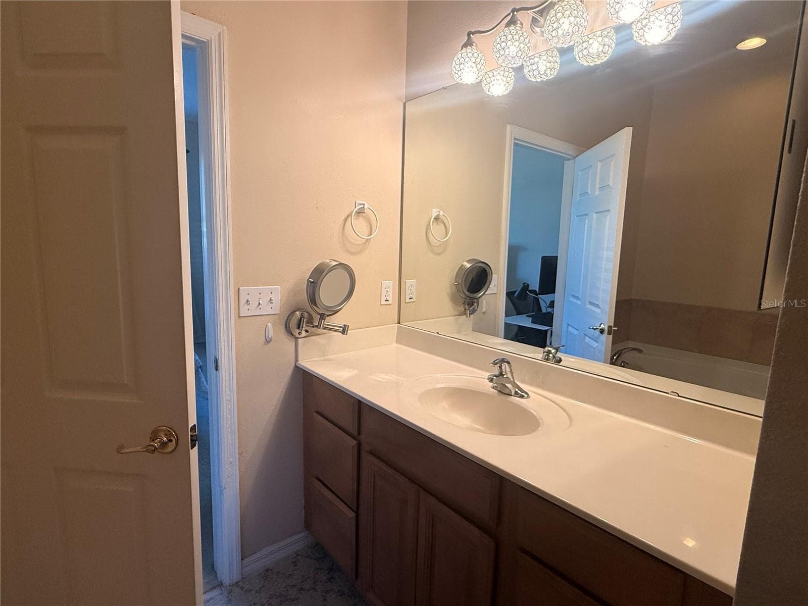 Townhouse at 2219 PICO LN, MOUNT DORA, photo 9 of 21