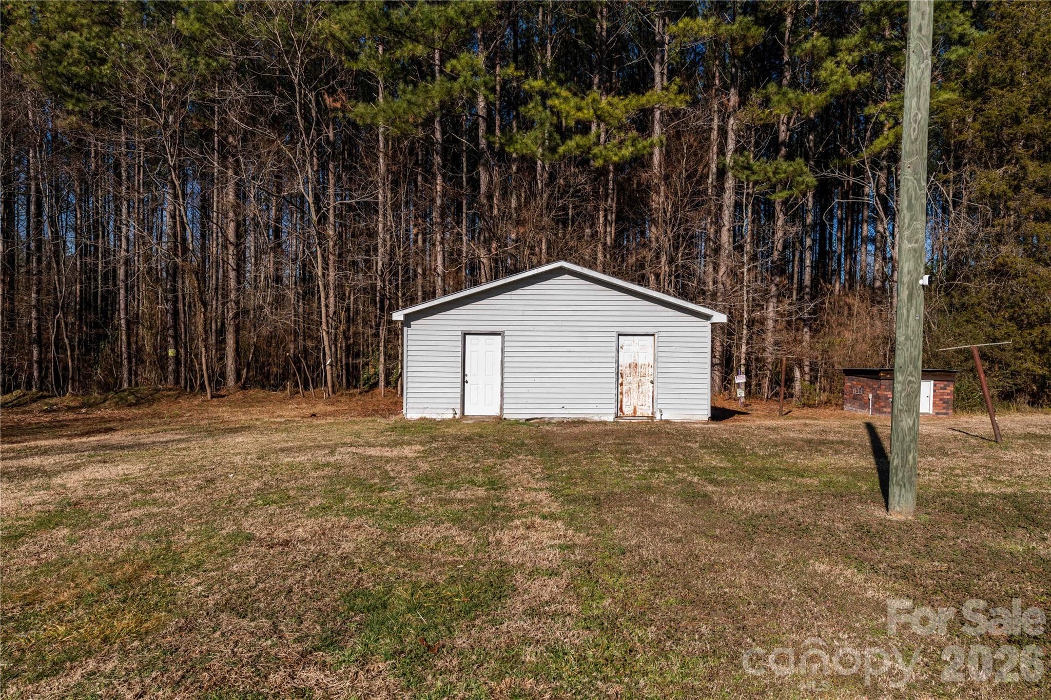 Shed/Workshop with separate entrances - 470 & 460 S Moose Road, Mount Pleasant