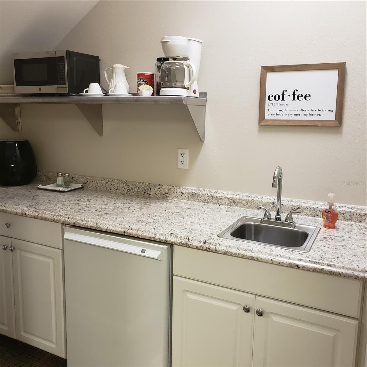 Coffee bar - 16013 N FLORIDA AVE, LUTZ