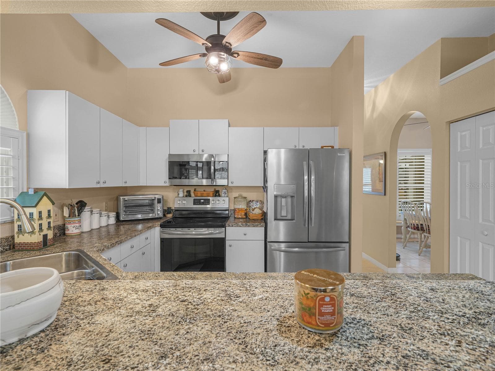 Kitchen - 5888 SANDPIPERS DR, LAKELAND