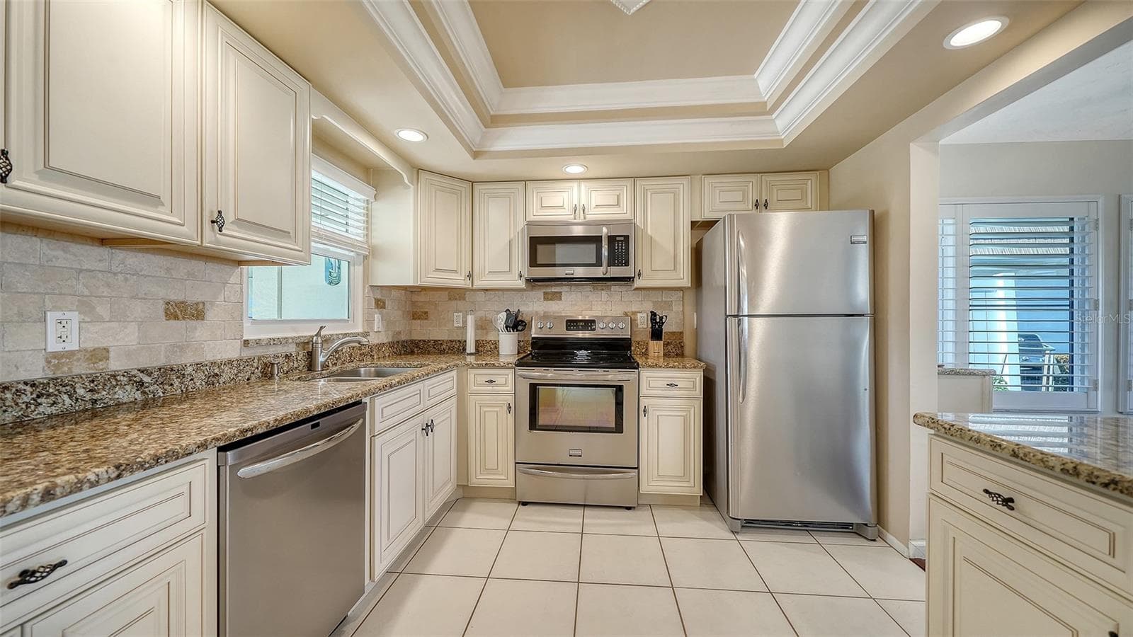 Villa at 2721 RIVERBLUFF PL #V-50, SARASOTA, photo 15 of 66