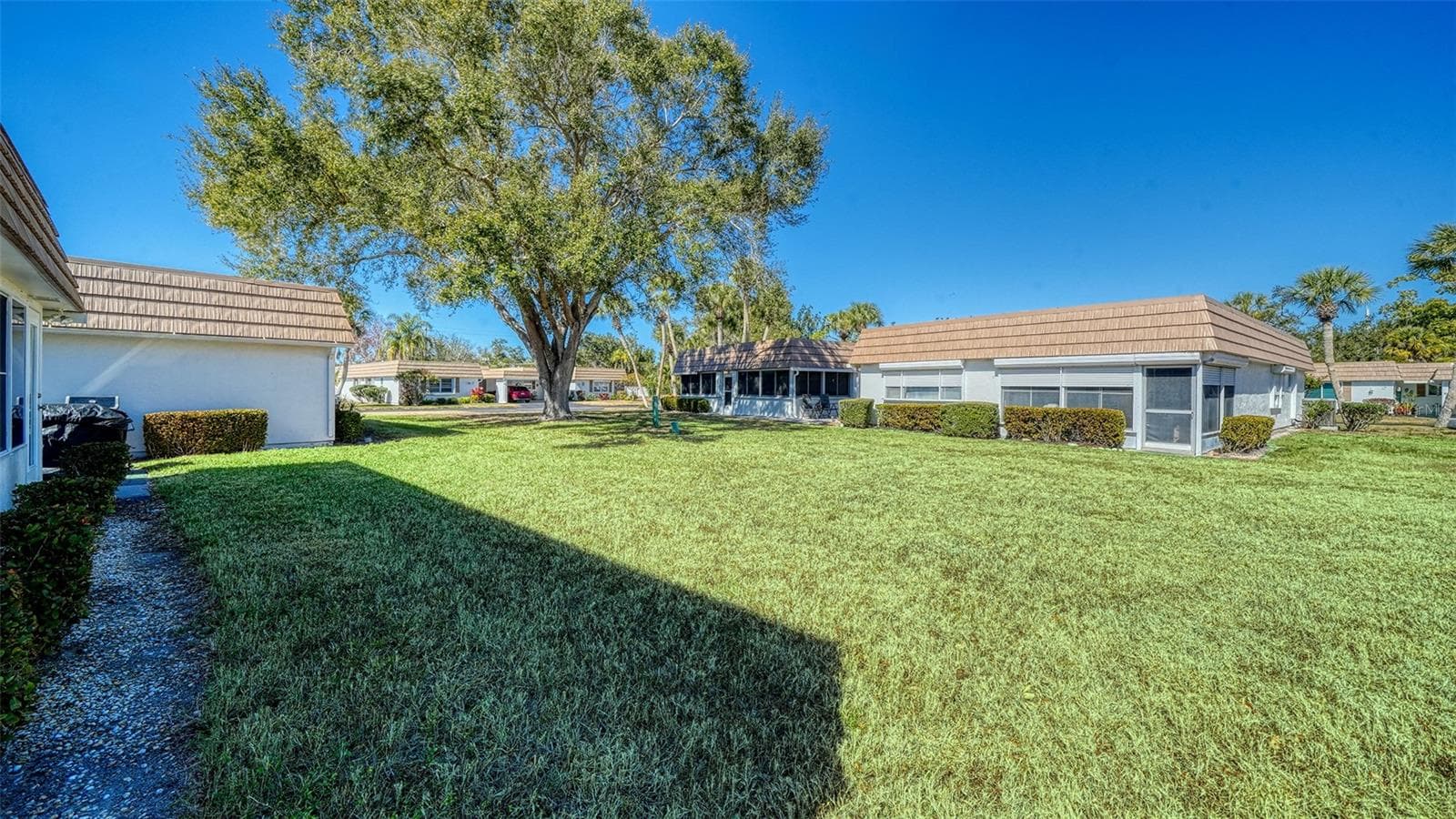 Villa at 2721 RIVERBLUFF PL #V-50, SARASOTA, photo 27 of 66