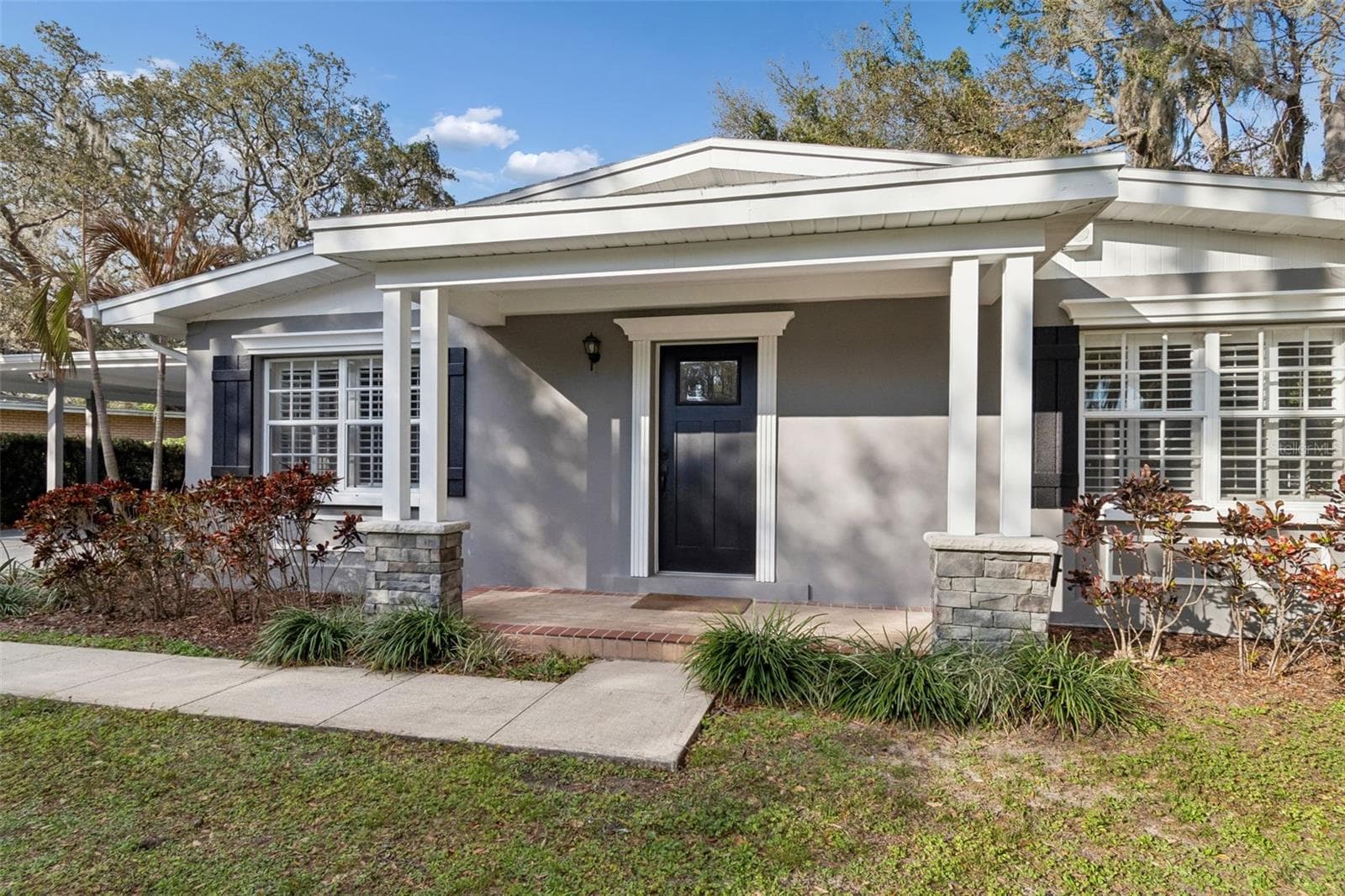 Single Family Residence at 308 BRENTWOOD DR, TEMPLE TERRACE, photo 2 of 39