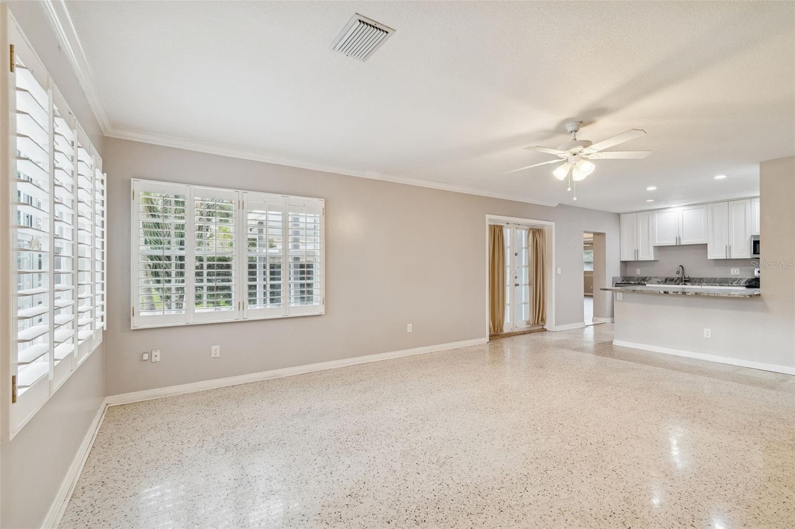 Living Room - 308 BRENTWOOD DR, TEMPLE TERRACE
