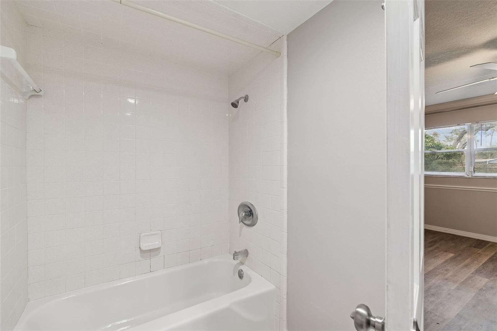 Primary  with Shower/Tub - 308 BRENTWOOD DR, TEMPLE TERRACE