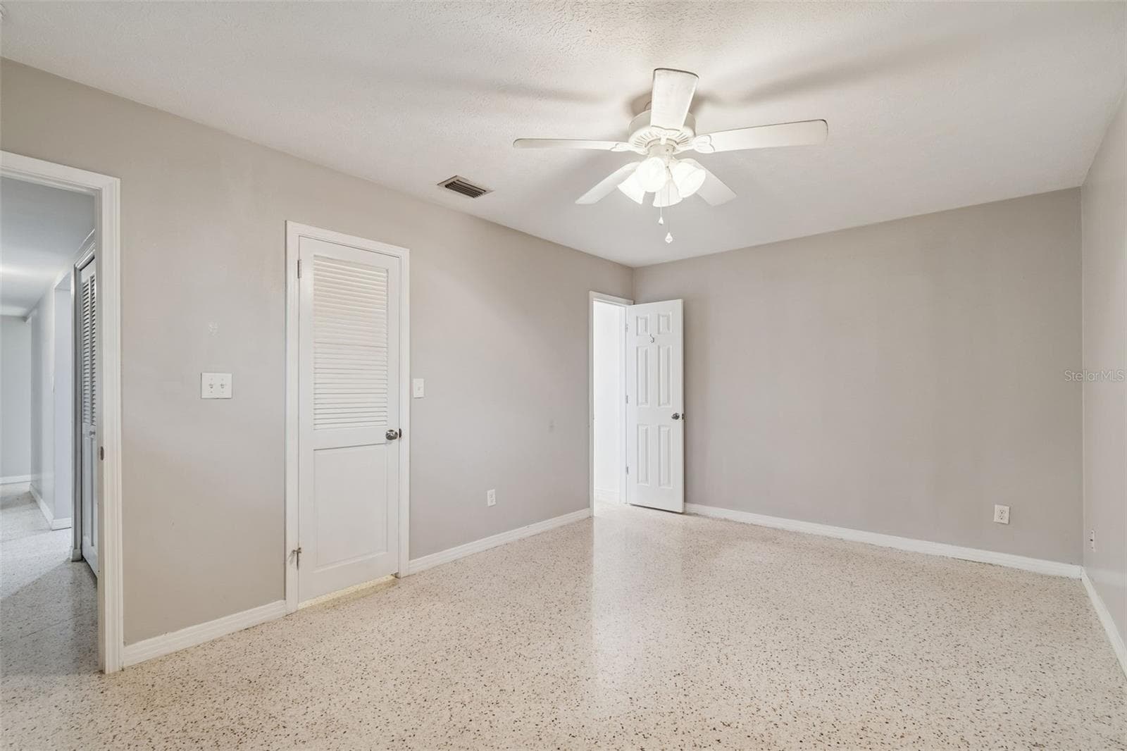 Bedroom 4 with En-Suite - 308 BRENTWOOD DR, TEMPLE TERRACE