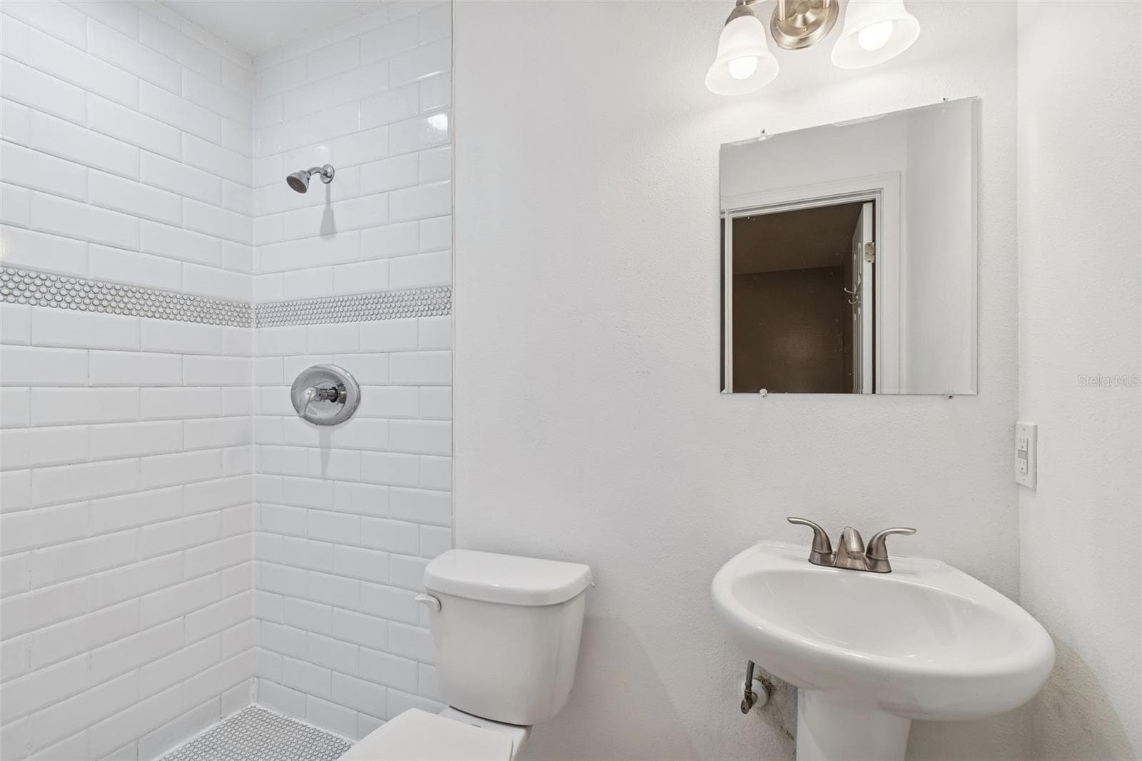 Bedroom 4 En-Suite with walk-in shower - 308 BRENTWOOD DR, TEMPLE TERRACE