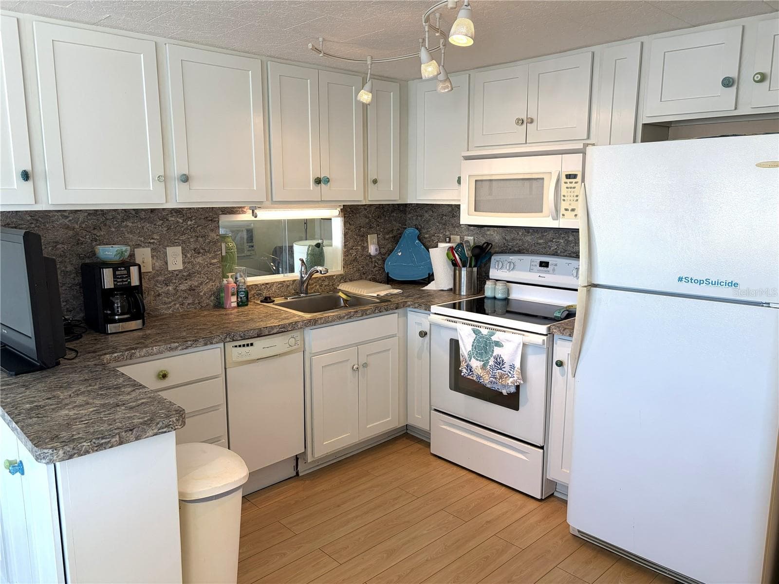 Mobile Home at 1862 PALM SPRINGS ST, SARASOTA, photo 17 of 79