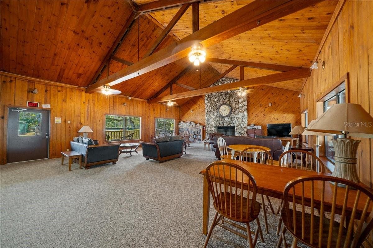 Lodge - 3259 NE 102ND AVENUE RD, SILVER SPRINGS