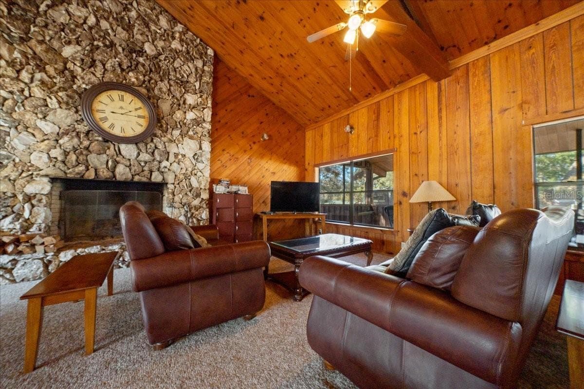 Lodge - 3259 NE 102ND AVENUE RD, SILVER SPRINGS