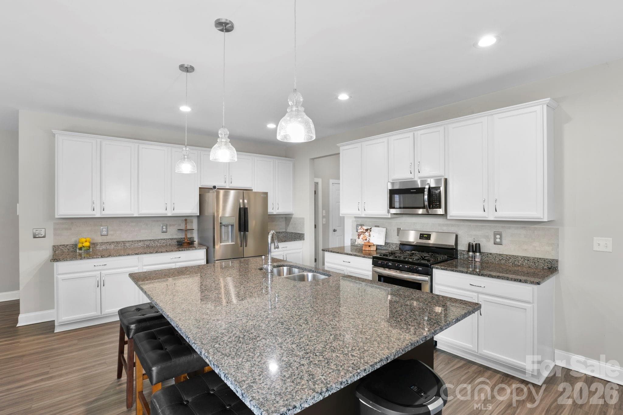 Single Family Residence at 258 Crystal Heights Drive, Hendersonville, photo 9 of 45