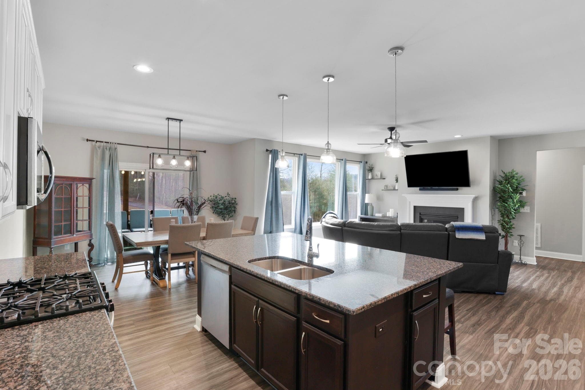 Single Family Residence at 258 Crystal Heights Drive, Hendersonville, photo 12 of 45