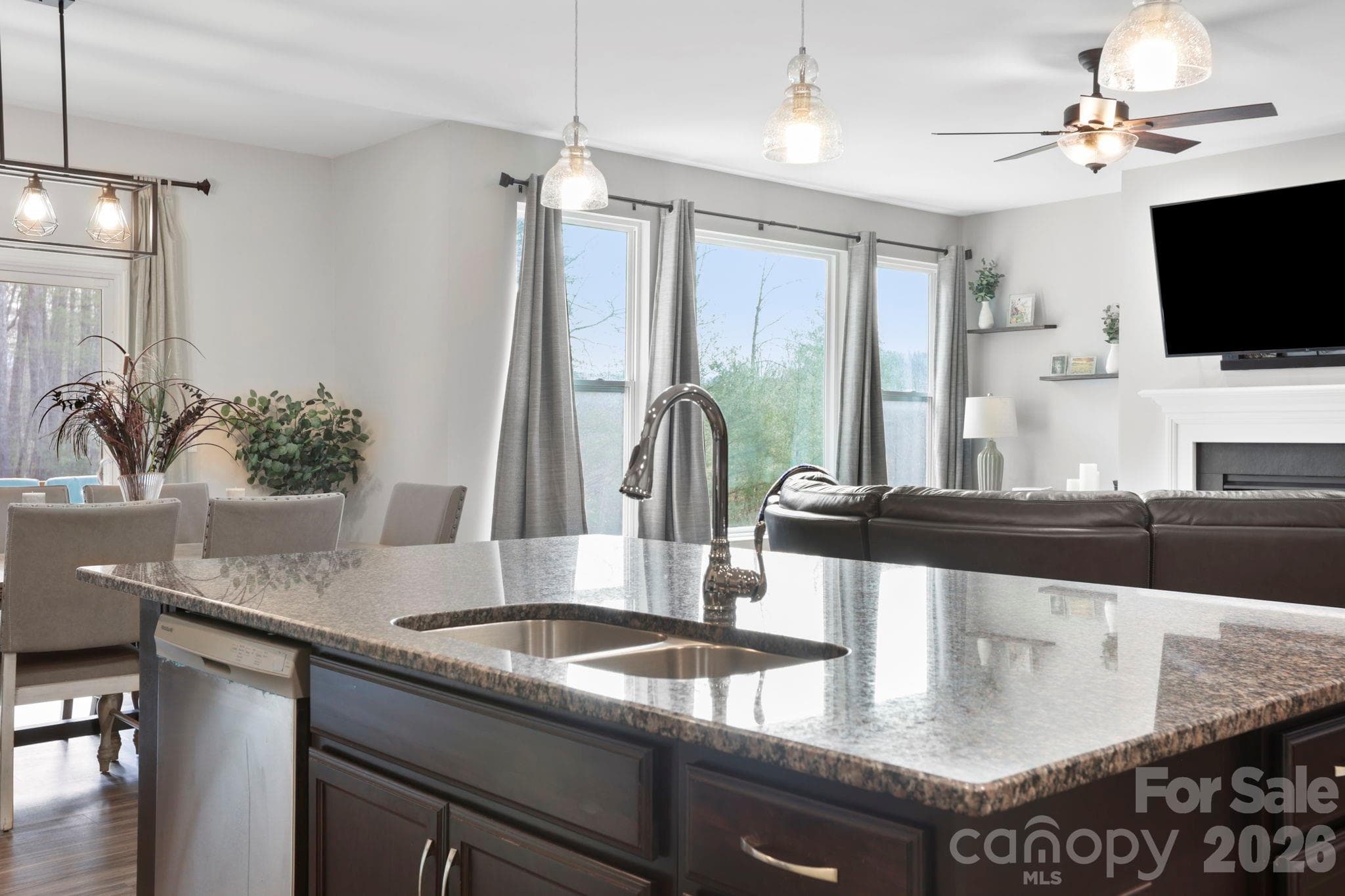 Single Family Residence at 258 Crystal Heights Drive, Hendersonville, photo 13 of 45