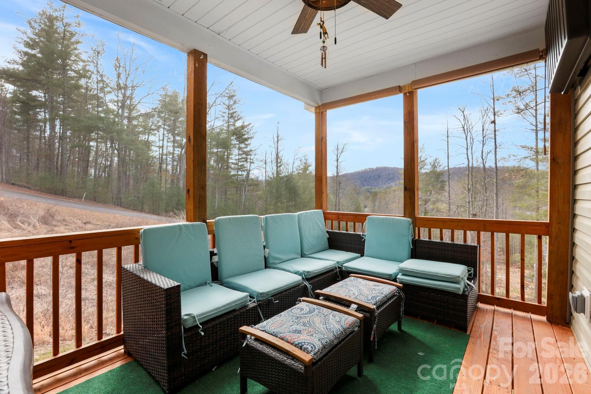 Single Family Residence at 258 Crystal Heights Drive, Hendersonville, photo 16 of 45