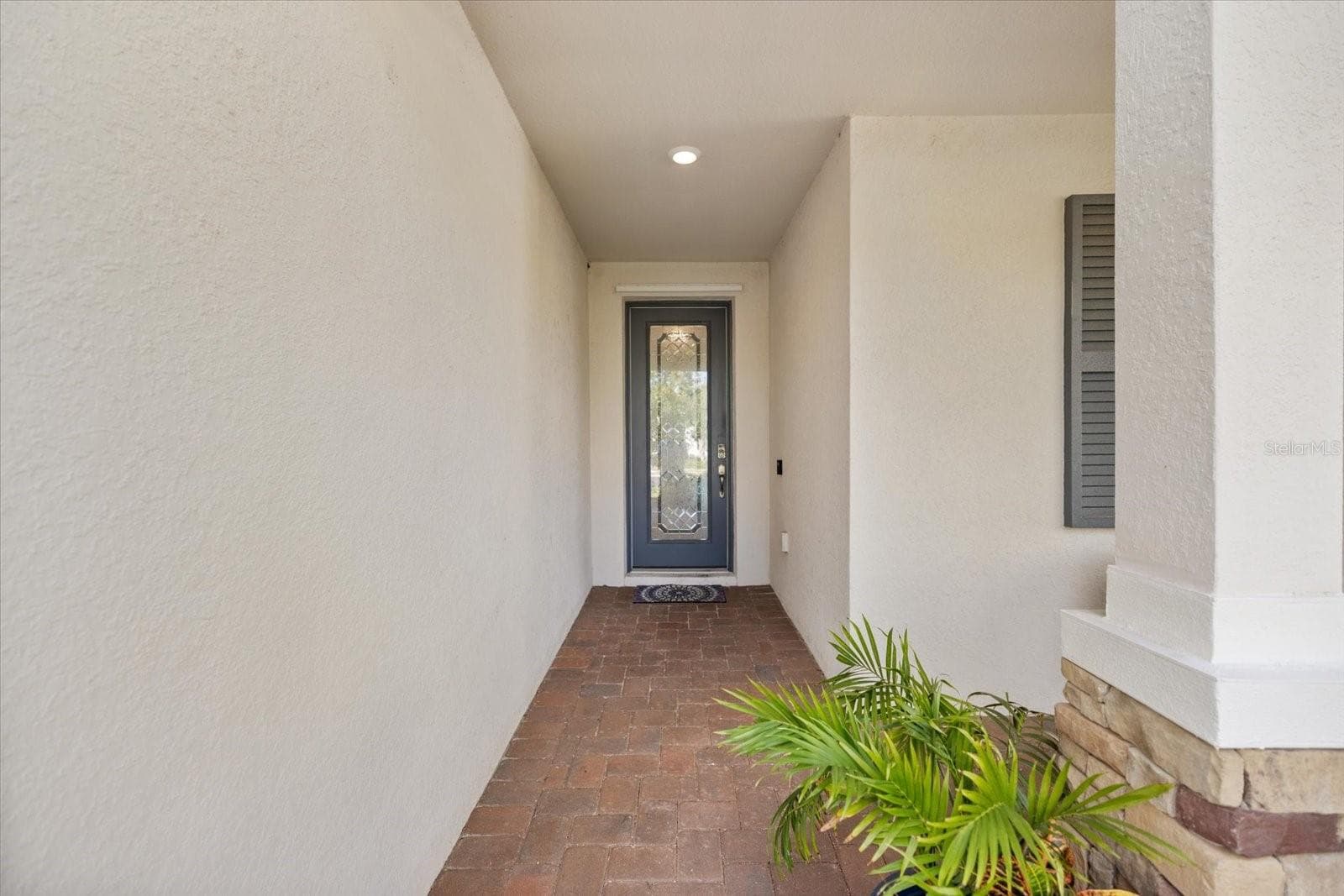 Front door entrance - 19393 CRUISE DR, VENICE