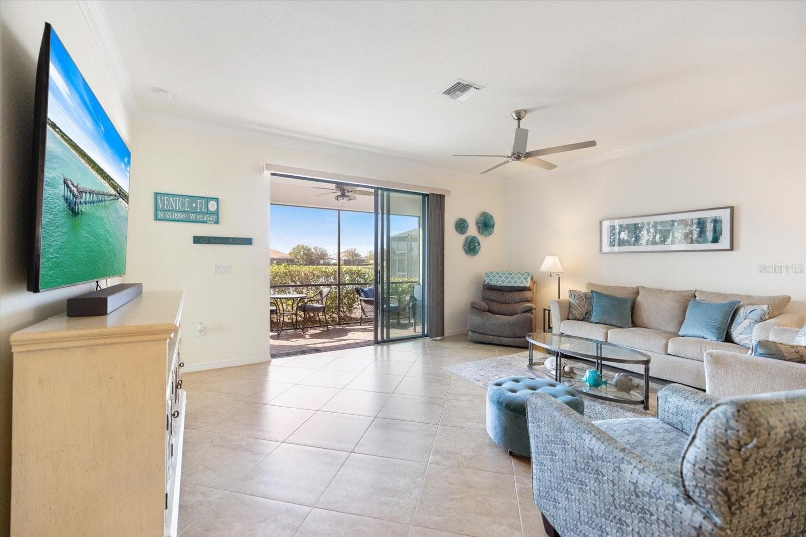 Living /dining combo - 19393 CRUISE DR, VENICE